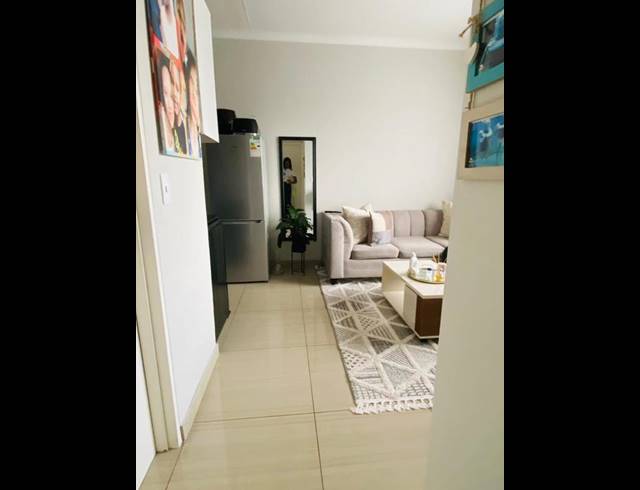 2 BEDROOM APARTMENT FOR SALE IN SOUTH HILLS